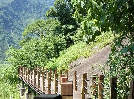 峭壁雄風
