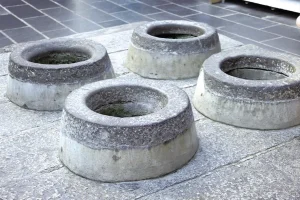 澎湖四眼井&乾益堂，石板地上四口圓形石圈井口並列的古井